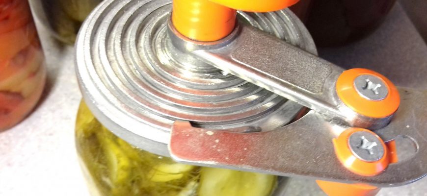 Как выбрать закаточную машинку