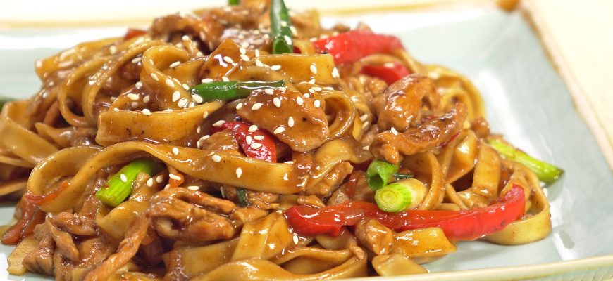 Как варить лапшу с курицей